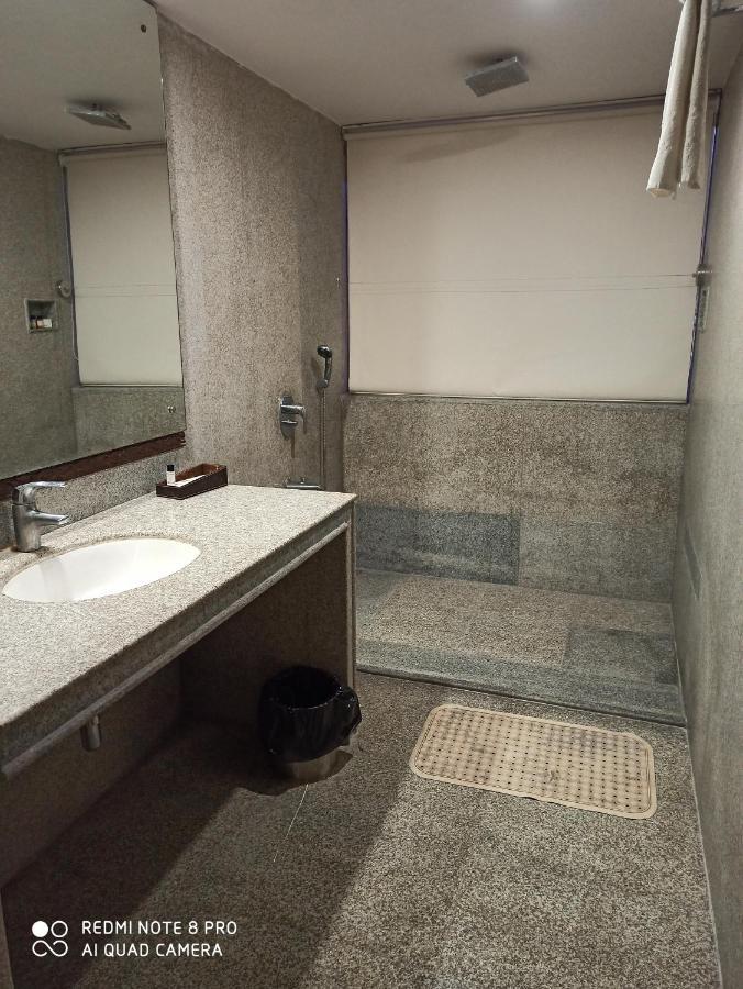 Hotel Patliputra Exotica Patna  Kültér fotó