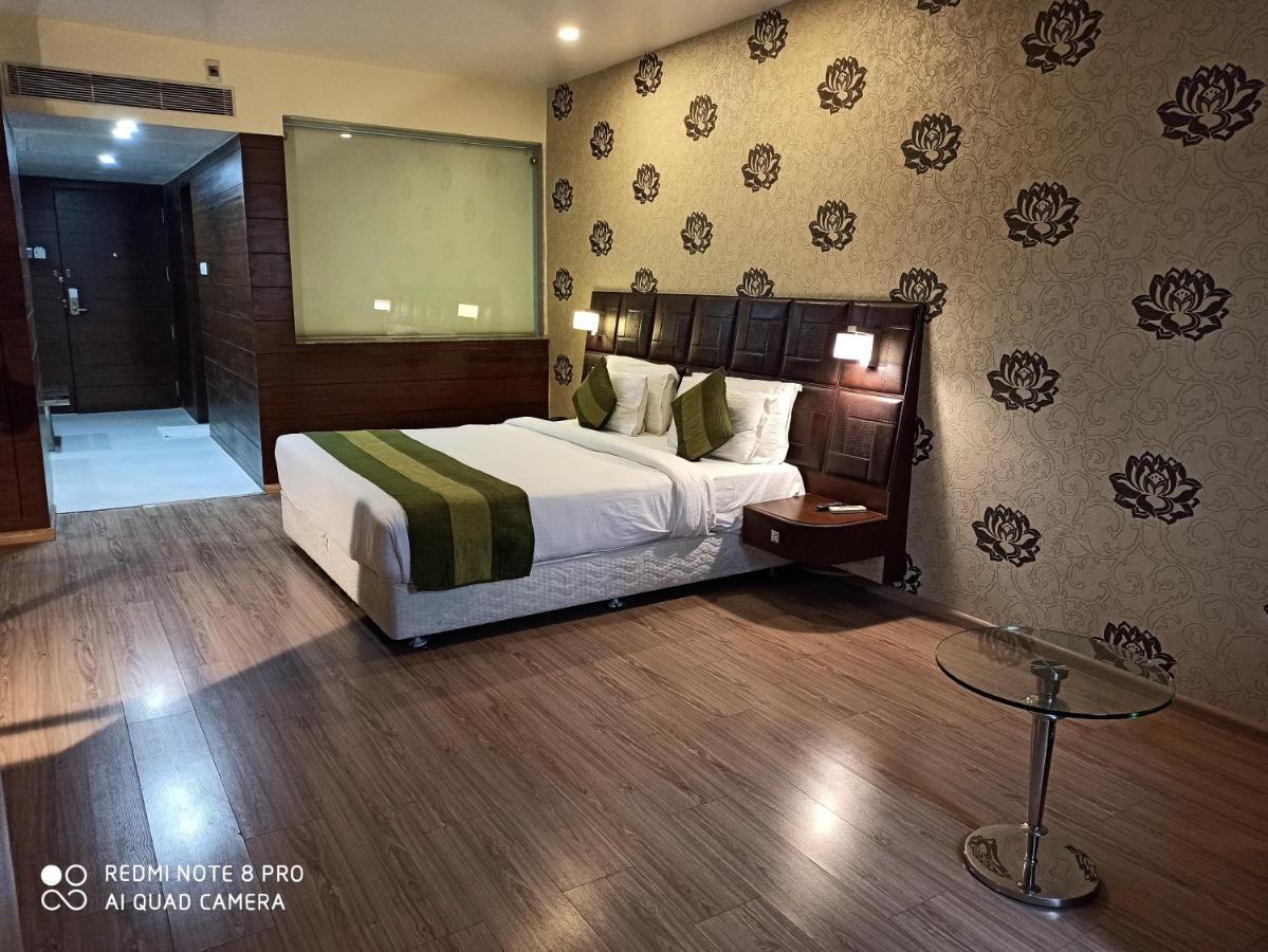 Hotel Patliputra Exotica Patna  Kültér fotó