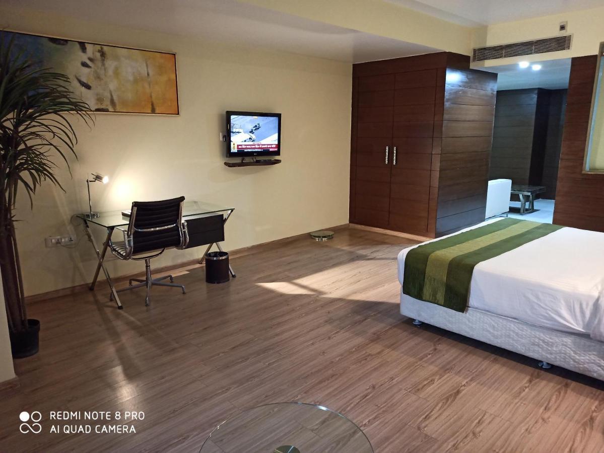 Hotel Patliputra Exotica Patna  Kültér fotó