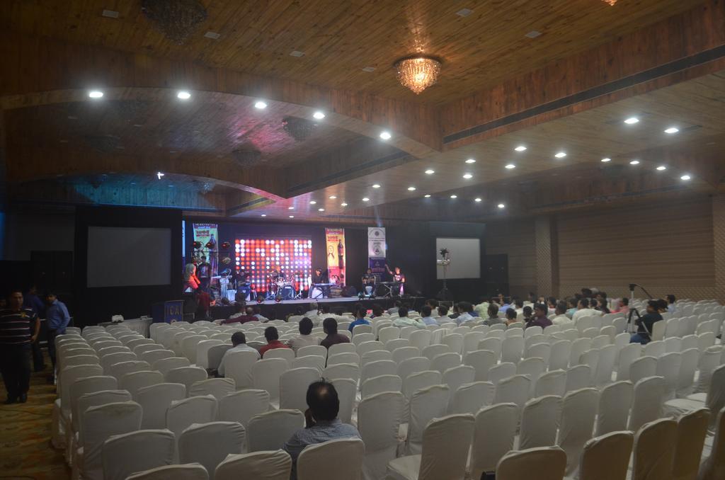 Hotel Patliputra Exotica Patna  Kültér fotó