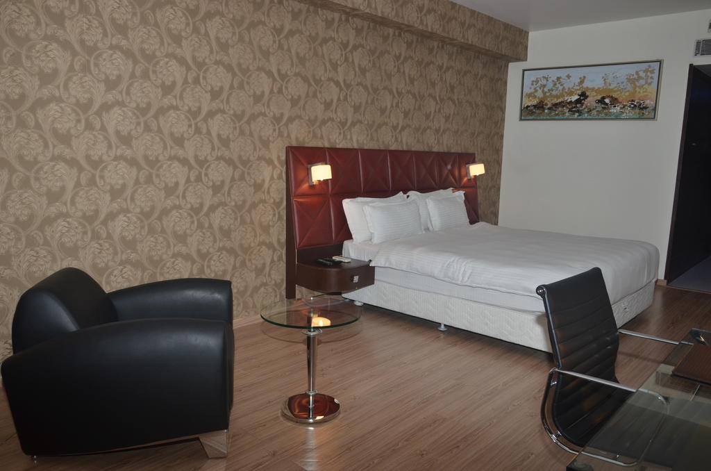Hotel Patliputra Exotica Patna  Szoba fotó