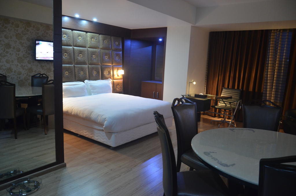 Hotel Patliputra Exotica Patna  Szoba fotó